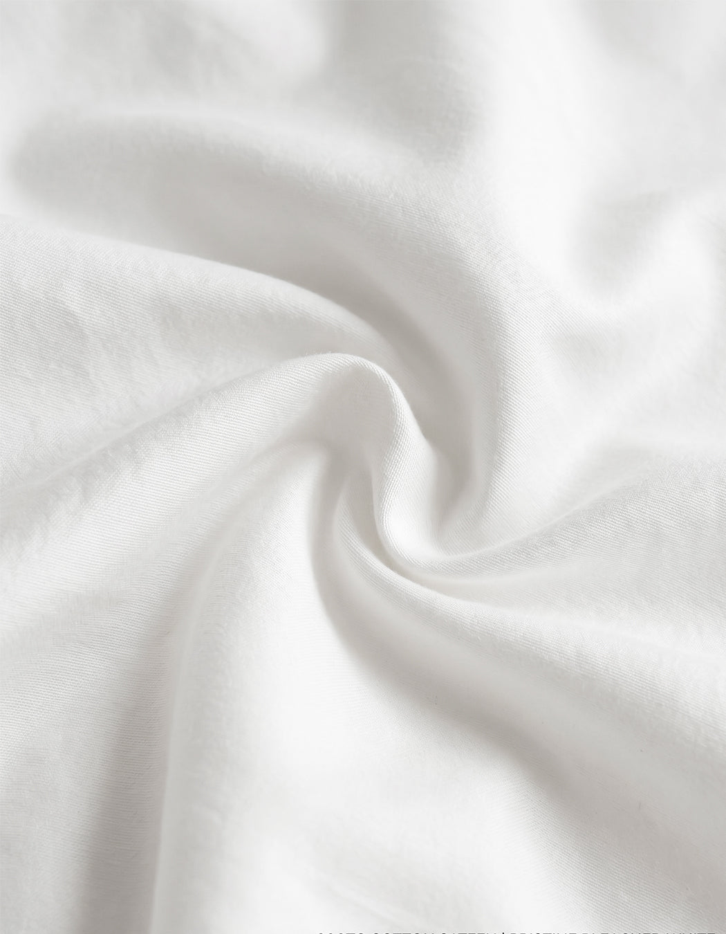 Chilluno_extra_soft_cotton_white_duvet_cover_set_lifestyle_vertical_2605006