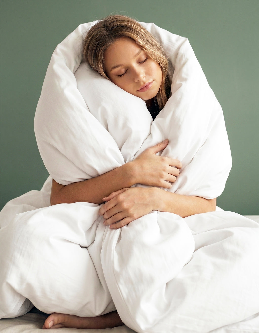 Chilluno_extra_soft_cotton_white_duvet_cover_set_lifestyle_vertical_2605011