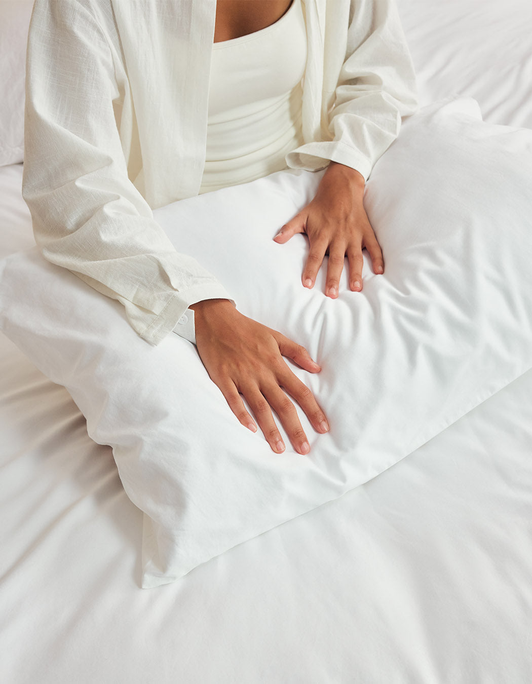 Chilluno_extra_soft_housewife_cotton_white_pillowcase_lifestyle_silo_2508003